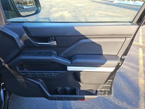 Used 2024 Toyota Tacoma TRD Off-Road image 15