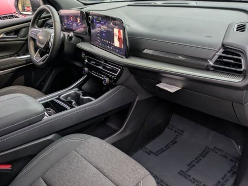 Used 2024 Chevrolet Traverse LS image 22