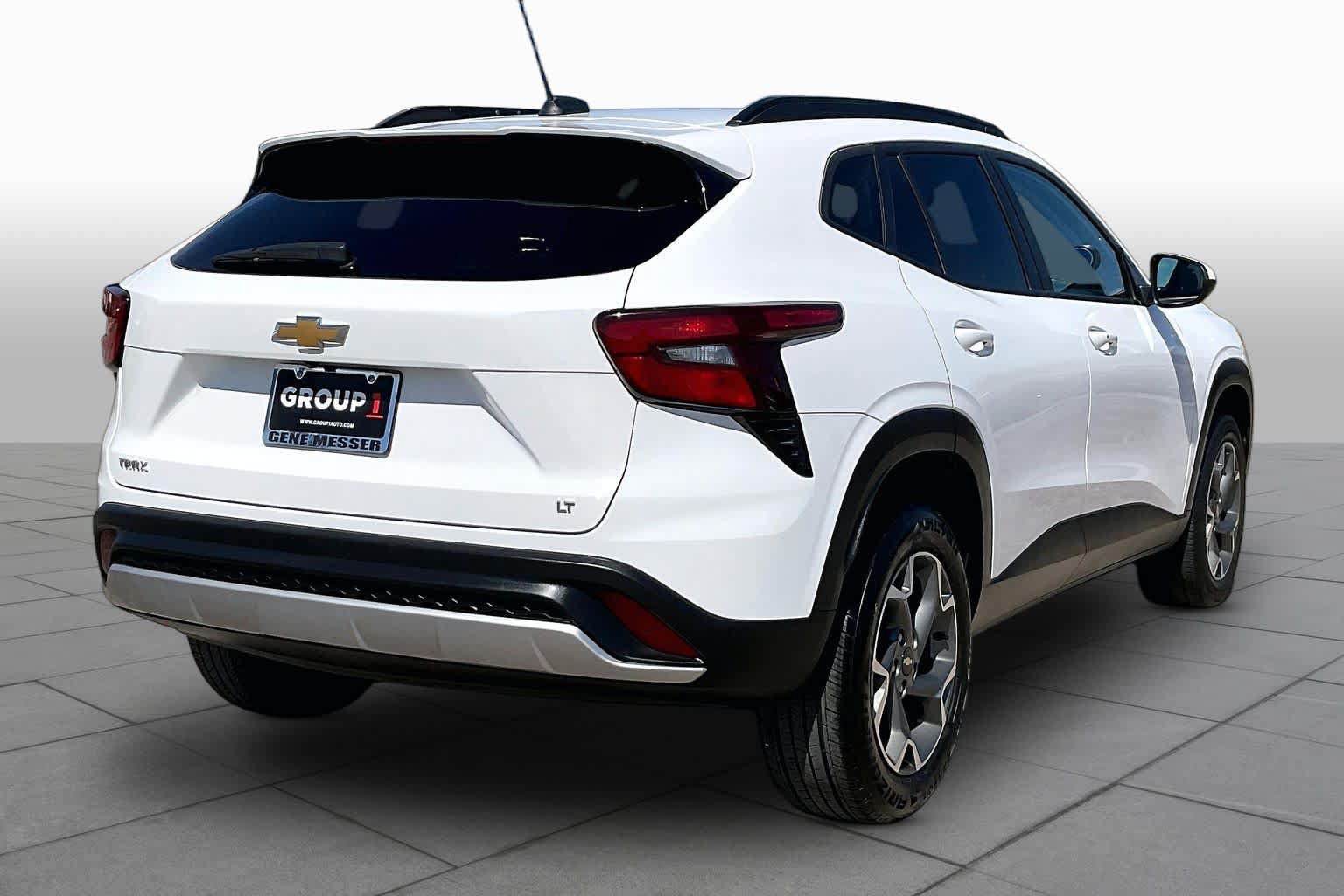 Used 2024 Chevrolet Trax LT w/ Driver Confidence Package FWD image 13