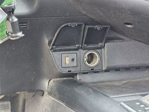 Used 2019 Toyota Camry SE FWD image 20
