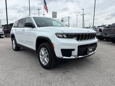 New 2026 Jeep Grand Cherokee L Laredo RWD image 8