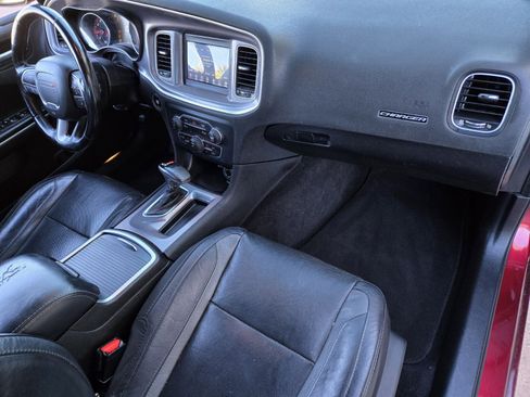 Used 2019 Dodge Charger SXT image 14