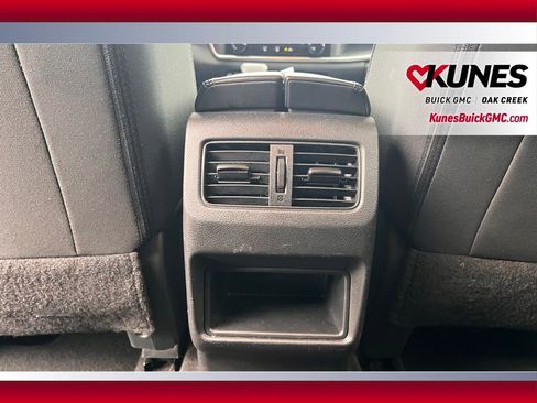 Used 2024 Nissan Rogue S image 10