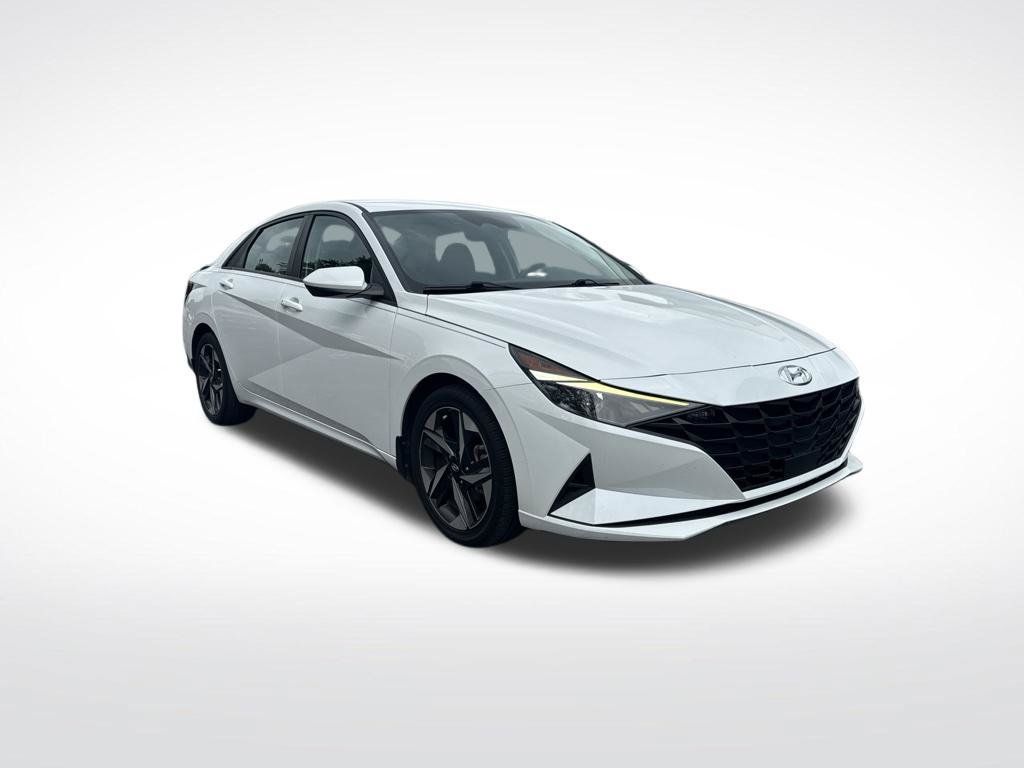 Used 2023 Hyundai Elantra SEL w/ Convenience Package FWD image 2