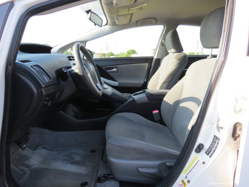 Used 2012 Toyota Prius Two FWD image 23