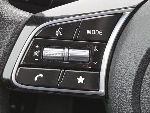 Used 2023 Kia Forte LXS w/ LXS Technology Package image 32