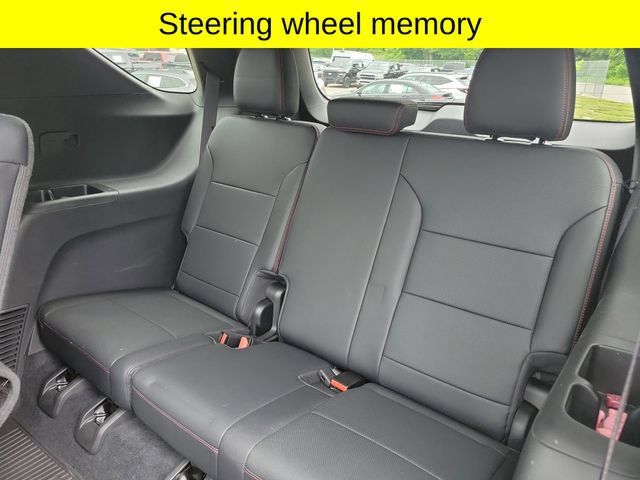 Used 2025 Chevrolet Traverse RS w/ LPO, Floor Liner Package AWD/4WD image 27