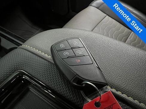 Used 2022 Chevrolet Silverado 1500 ZR2 w/ Technology Package image 2