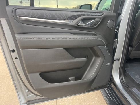 Used 2023 GMC Yukon XL Denali image 38