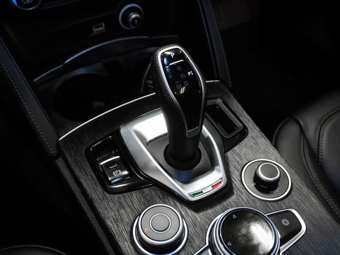 Used 2024 Alfa Romeo Stelvio Sprint image 22