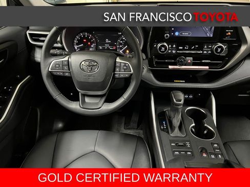 Certified 2025 Toyota Highlander XLE image 34