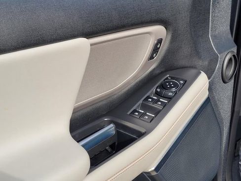Used 2025 Ford Expedition Active RWD image 17