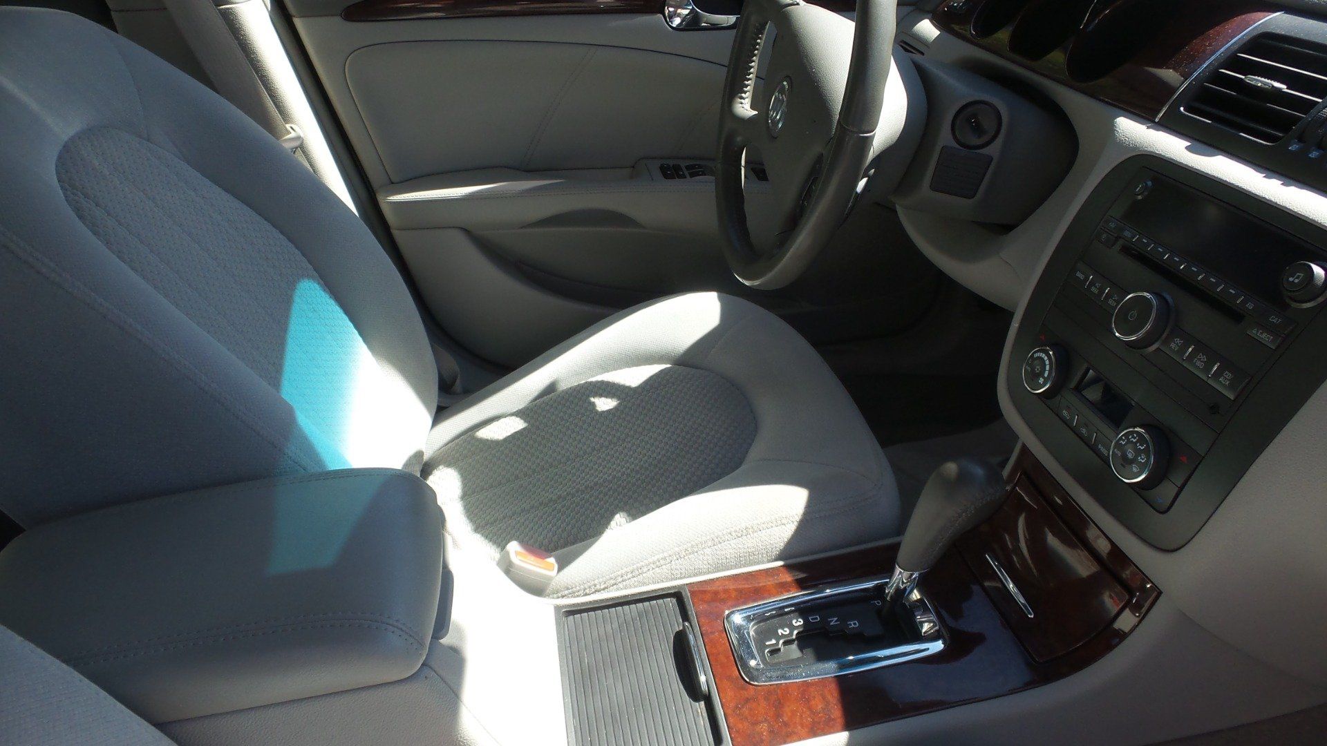 Used 2008 Buick Lucerne CX w/ Driver Confidence Package FWD image 73