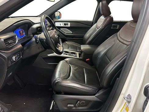 Used 2020 Ford Explorer Platinum w/ Premium Technology Package AWD/4WD image 15