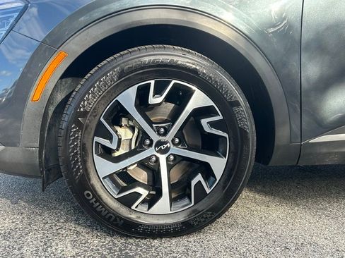 Used 2025 Kia Sportage EX image 10