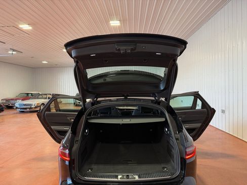 Used 2018 Jaguar XF S image 35