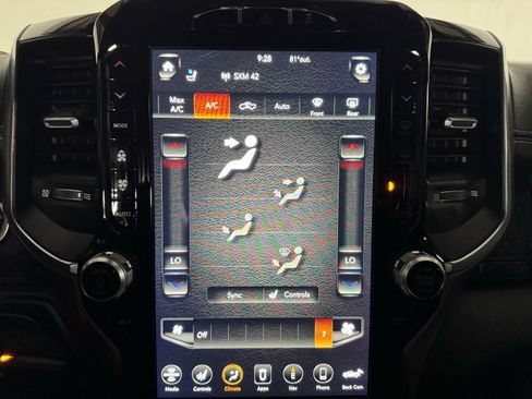 Used 2021 RAM 2500 Laramie AWD/4WD image 27