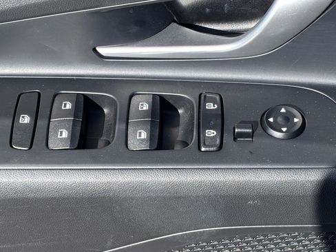 Used 2023 Hyundai Elantra Limited FWD image 21