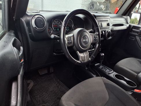 Used 2017 Jeep Wrangler Unlimited Sport AWD/4WD image 4
