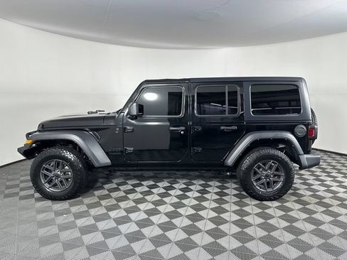 Used 2021 Jeep Wrangler Unlimited Sport AWD/4WD image 10