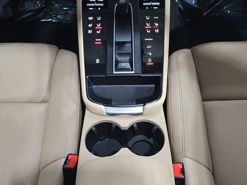 New 2026 Porsche Macan image 20