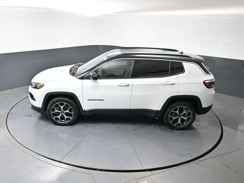 Used 2025 Jeep Compass Limited AWD/4WD image 42