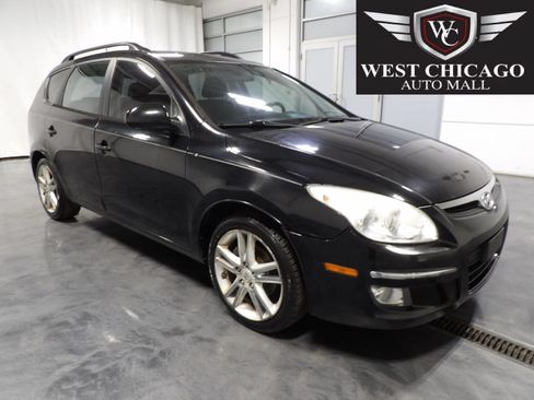 Used 2010 Hyundai Elantra SE FWD image 1