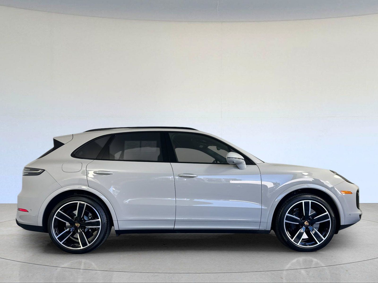 Certified 2022 Porsche Cayenne Turbo AWD/4WD image 9