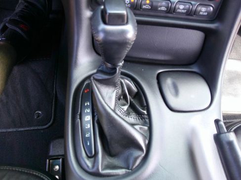 Used 2004 Chevrolet Corvette Coupe RWD image 57