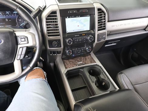 Used 2017 Ford F250 Lariat w/ Lariat Value Package AWD/4WD image 41