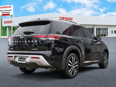 Used 2024 Nissan Pathfinder Platinum FWD image 4