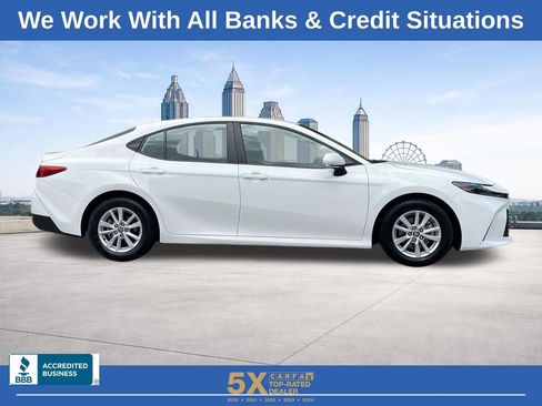 Used 2025 Toyota Camry LE FWD image 26
