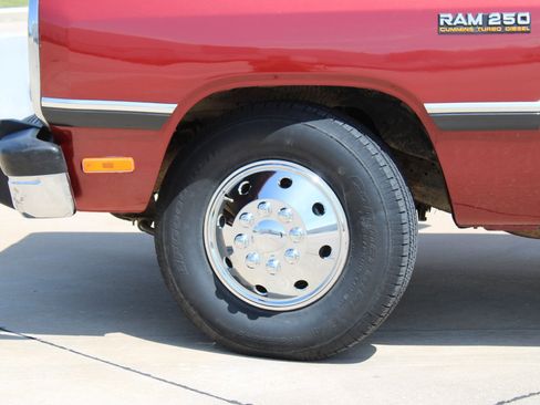 Used 1993 Dodge D/W Truck 250 RWD image 27