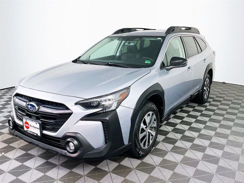 Certified 2024 Subaru Outback Premium image 3