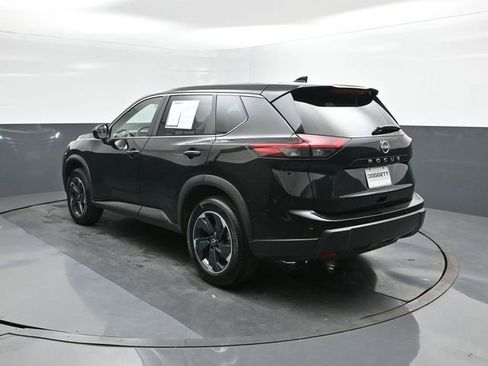 Used 2025 Nissan Rogue SV image 5