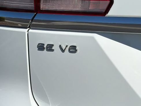 Used 2023 Volkswagen Atlas SE w/ Panoramic Sunroof Package AWD/4WD image 12