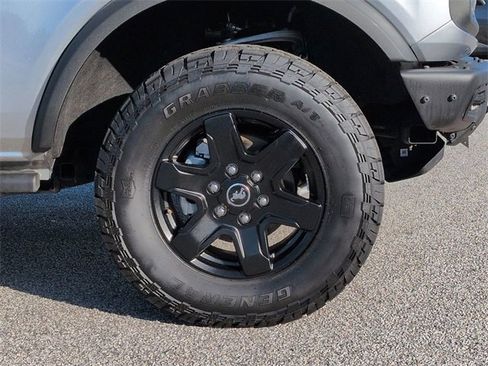 Used 2023 Ford Bronco Black Diamond image 11