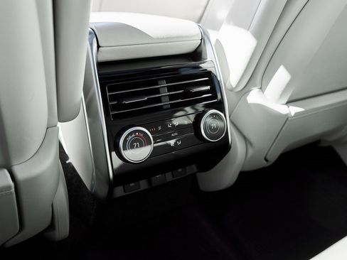 Used 2023 Land Rover Range Rover SE image 48