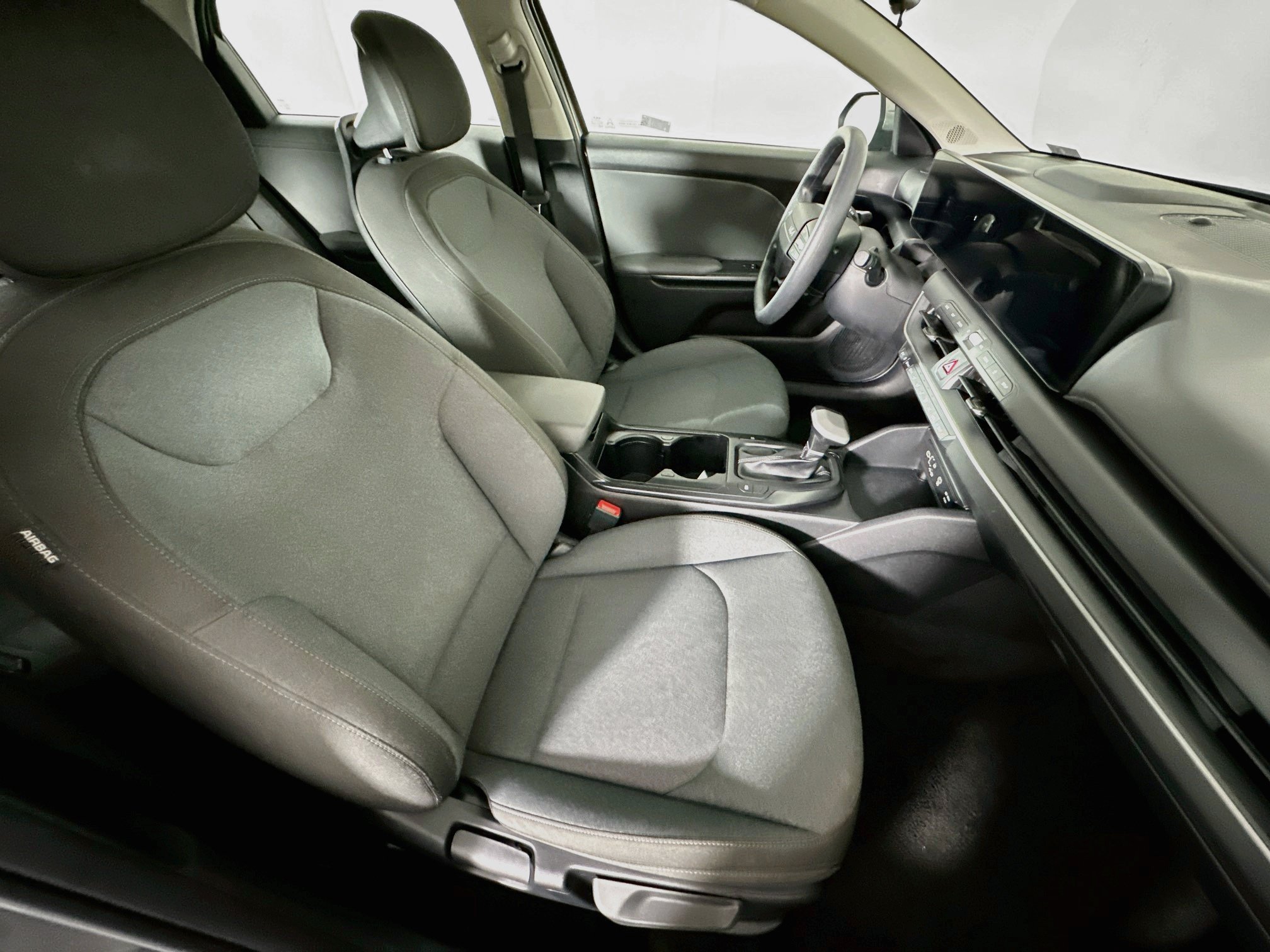 Used 2025 Kia K4 FWD image 31
