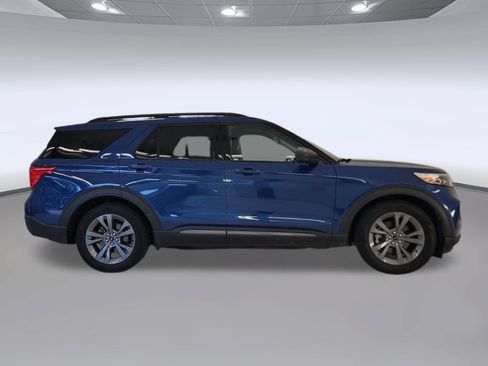 Used 2021 Ford Explorer XLT w/ Equipment Group 202A RWD image 6