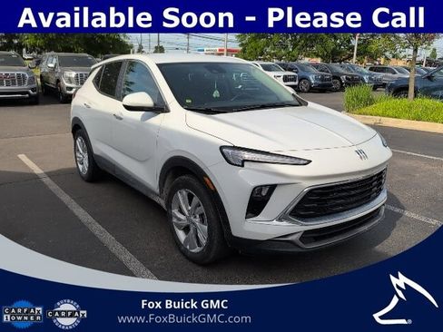 Certified 2024 Buick Encore GX Preferred FWD image 3