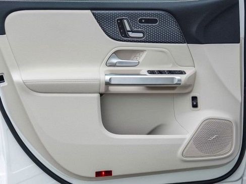 Certified 2024 Mercedes-Benz EQB 300 4MATIC image 20