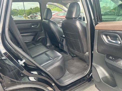 Certified 2023 Nissan Rogue SV FWD image 25