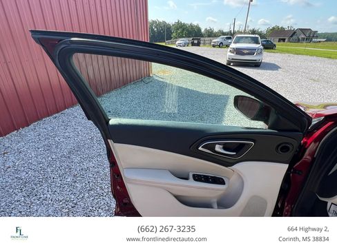 Used 2015 Chrysler 200 Limited FWD image 24