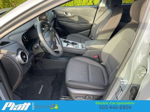 Used 2023 Hyundai Kona SE w/ Cargo Package image 20