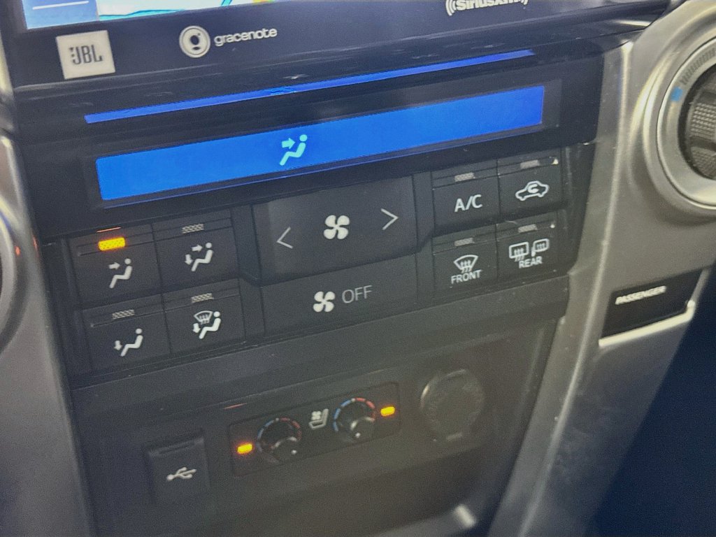Used 2024 Toyota 4Runner Limited AWD/4WD image 18