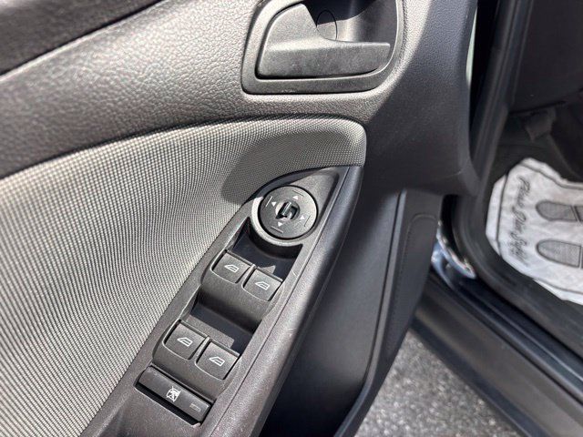 Used 2012 Ford Focus SE FWD image 11
