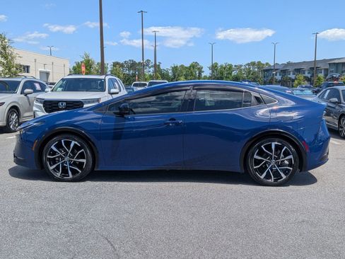 Used 2024 Toyota Prius Prime FWD image 2