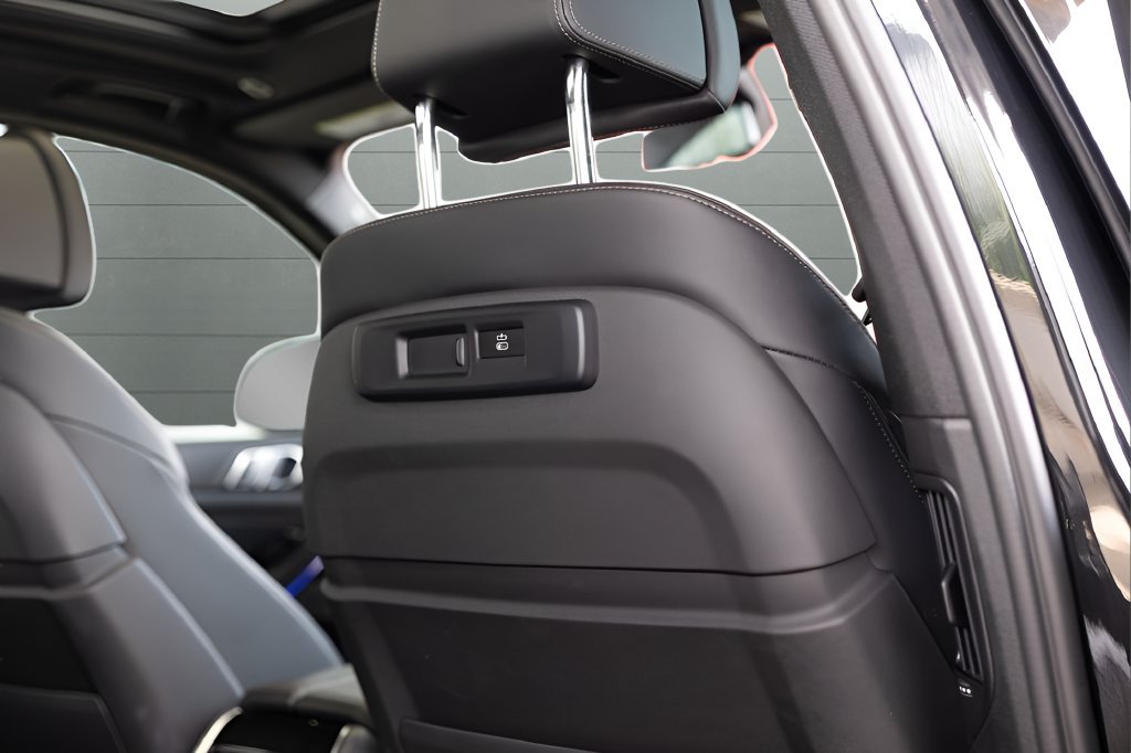 Used 2023 BMW X5 M50i w/ Climate Comfort Package AWD/4WD image 65