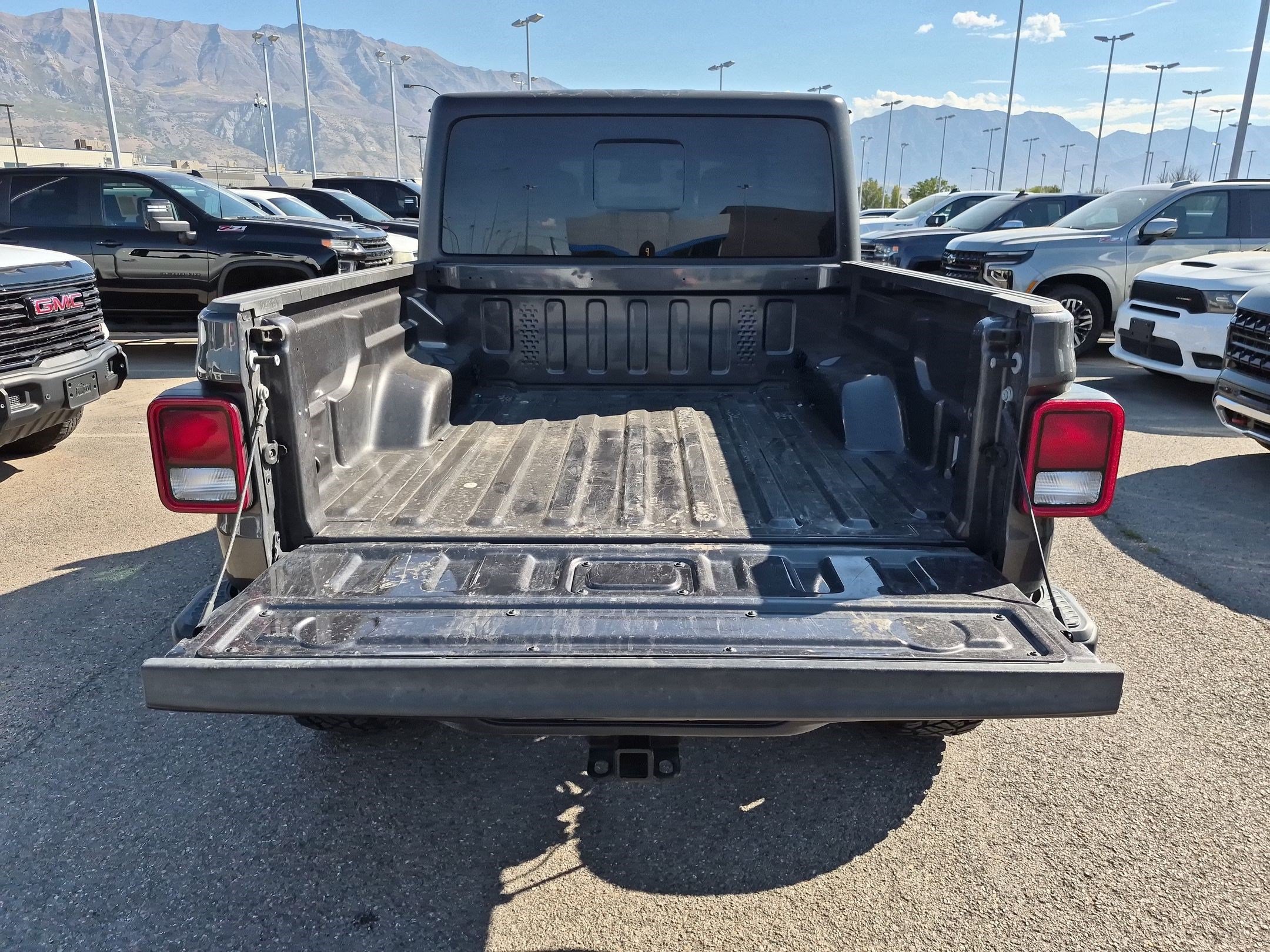 Used 2024 Jeep Gladiator Sport AWD/4WD image 28